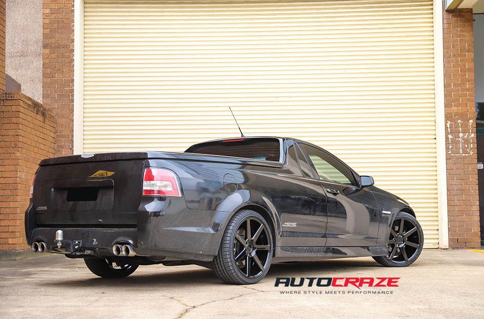 HOLDEN-COMMODORE-VERONA-GLOSS-BLACK